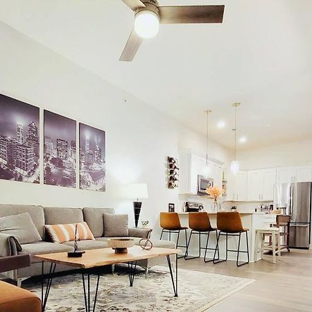 New Stylish Getaway- 5 Mil To Uptown/3 Smart Tvs! Apartamento Charlotte Exterior foto