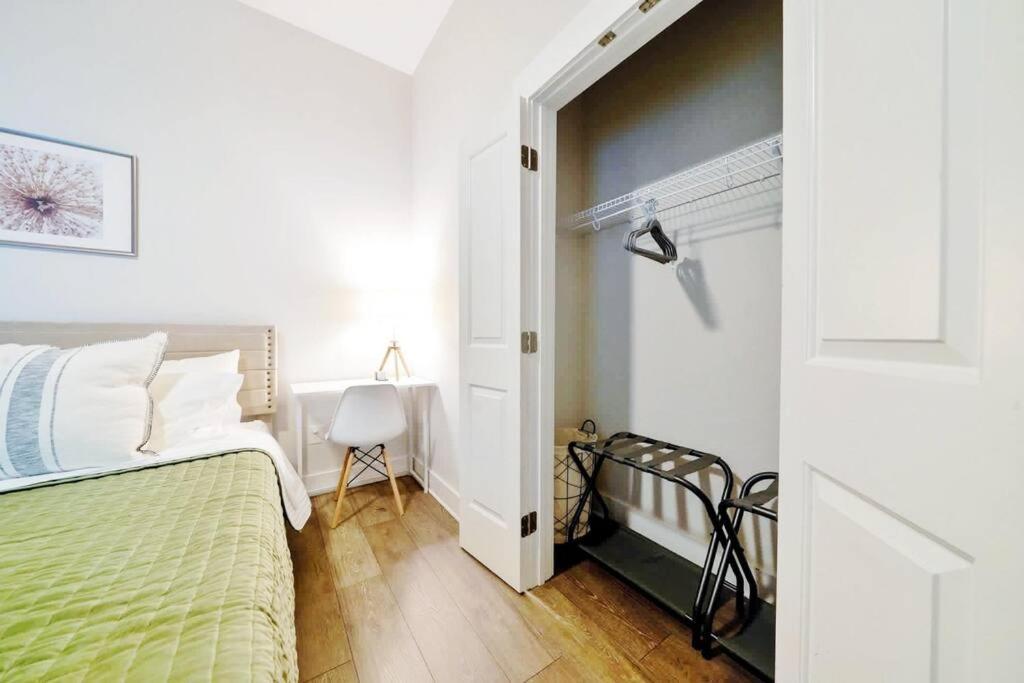 New Stylish Getaway- 5 Mil To Uptown/3 Smart Tvs! Apartamento Charlotte Exterior foto